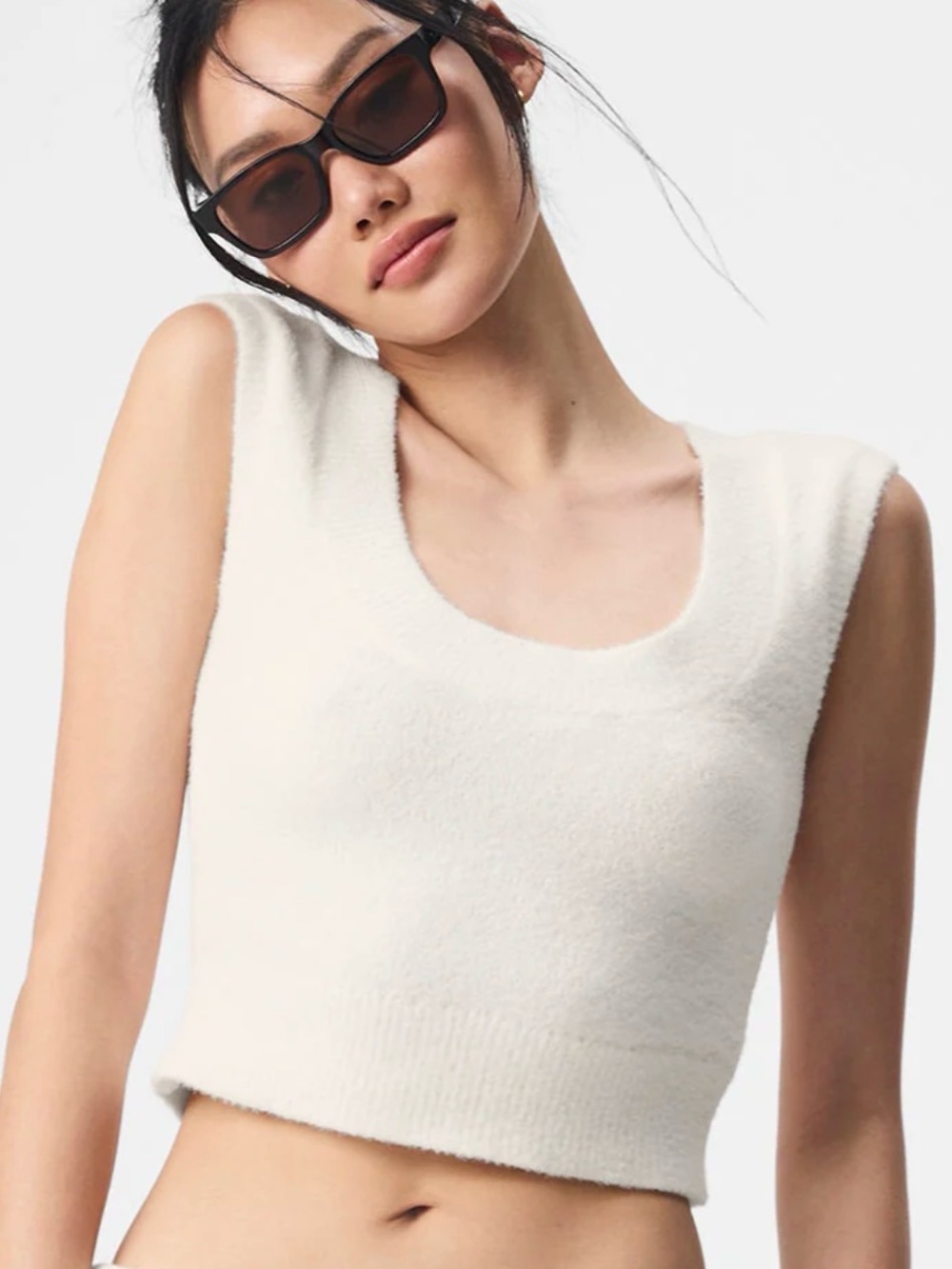 ALO Yoga snuggle up Cream Sleeveless Scoop Crop Sweater Sz Small